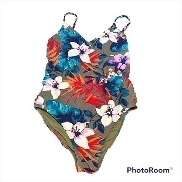 Hollister Other - Tropical Hollister low back swimsuit